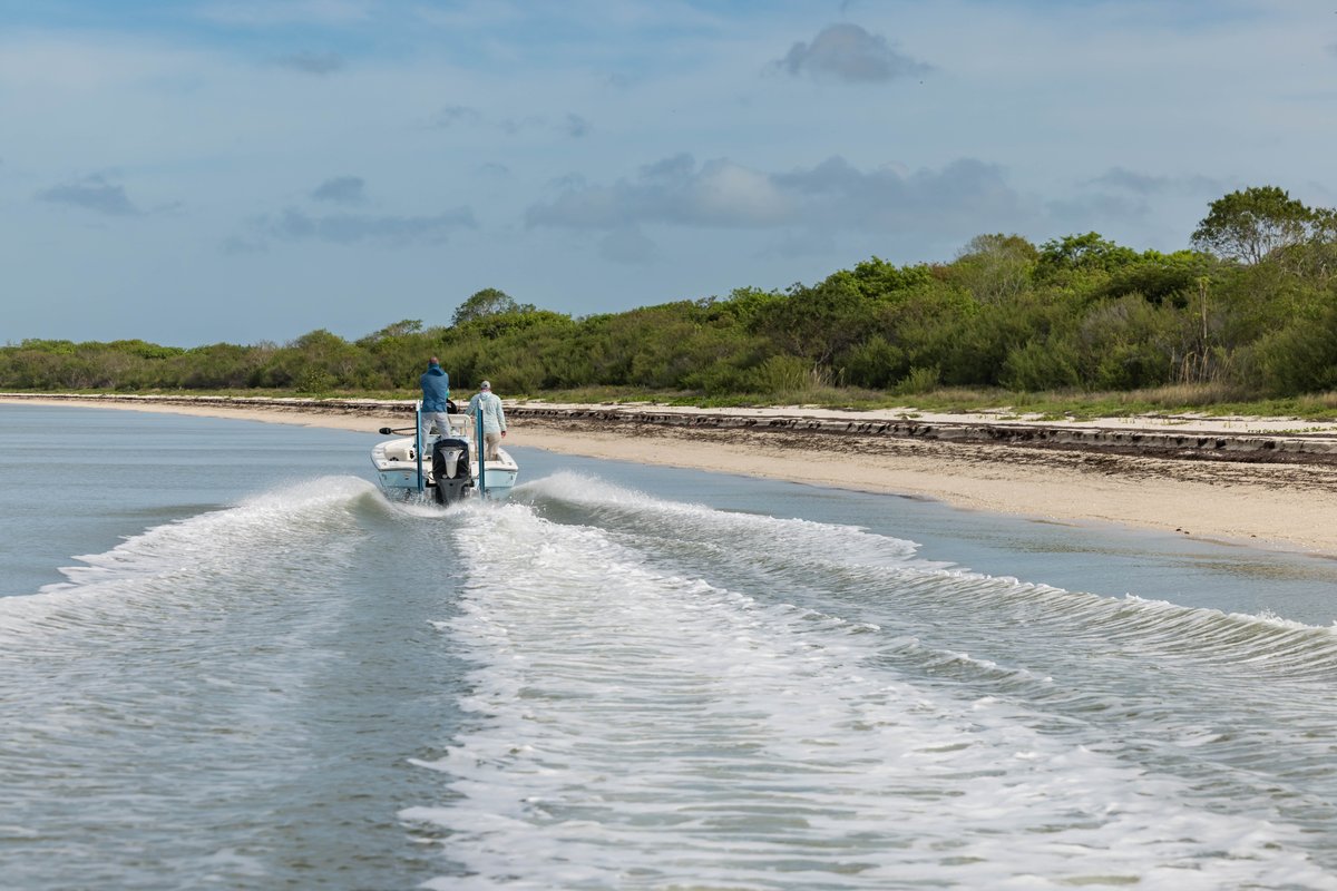 Flyin' into the weekend! What's everyone going out to catch?

@yamahaoutboards @pathfinderboats <a href="/power/">power</a>.pole

#yamahaoutboards #pathfinderboats #bayboat #backcountryfishing #saltwaterfishing #outdoors #outdoorliving #snookfishing #tarponfishing #troutfishing