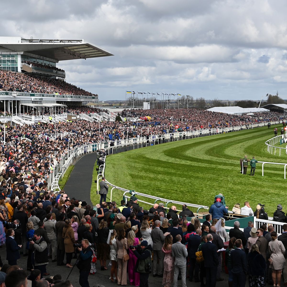 racingblogger's tweet image. 😍 WIN FREE TICKETS TO AINTREE 🎟

The boys @PricedUpBet are giving away 10 Free Pairs of tickets to Aintree on Boxing Day:

To Enter: 👇

1️⃣ RT This Tweet
2️⃣ Tag Ya Mates
3️⃣ Follow @PricedUpBet

📅 Winners announced on Sunday

Boxing Day will be tremendous fun at Aintree! 🎅 🍻