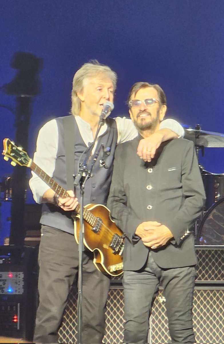 DHoutcieff's tweet photo. Incroyable concert hier soir ! Thank you @PaulMcCartney (and the best crew on the planet) #o2arena #GotBack2024 https://t.co/Bt5nbQZhoz