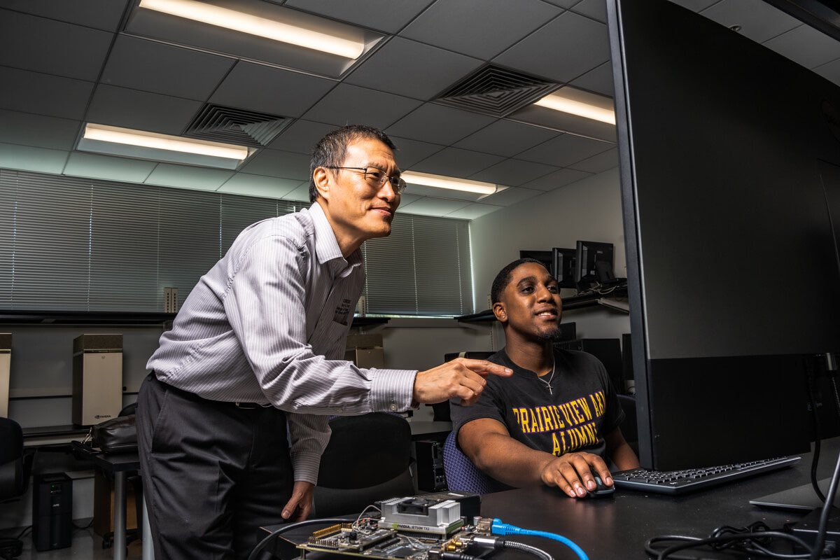 #3 - Major funding set the stage for groundbreaking research.

PVAMU secured incredible grants, including an $8 million boost for AI and big data research, new partnerships with NASA, bp America and Shell, and the launch of the Blackstone LaunchPad.  ➡️ tr.ee/357NFzcL4F