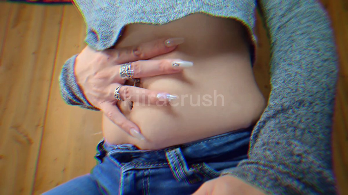kiiracrush's tweet photo. new vid: u try to spy on ur giantess roommate and get taught a lesson by her bubbling stomach acid 👅 https://t.co/KacGCoMNR8