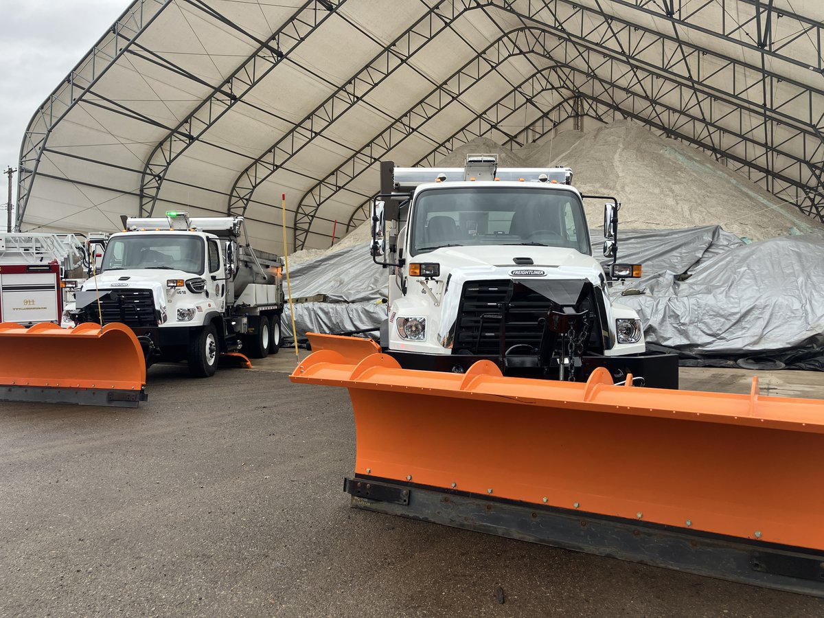 LansingPubServ's tweet photo. The City of Lansing recently purchased two new snowplows with ARPA funds and is hosting another contest to name the new additions!

To submit a name suggestion, please fill out the following form by Monday, December 30, 2024.

Fill out the form here: https://t.co/JAXlPPv2zR. https://t.co/bdY0GdUPRn
