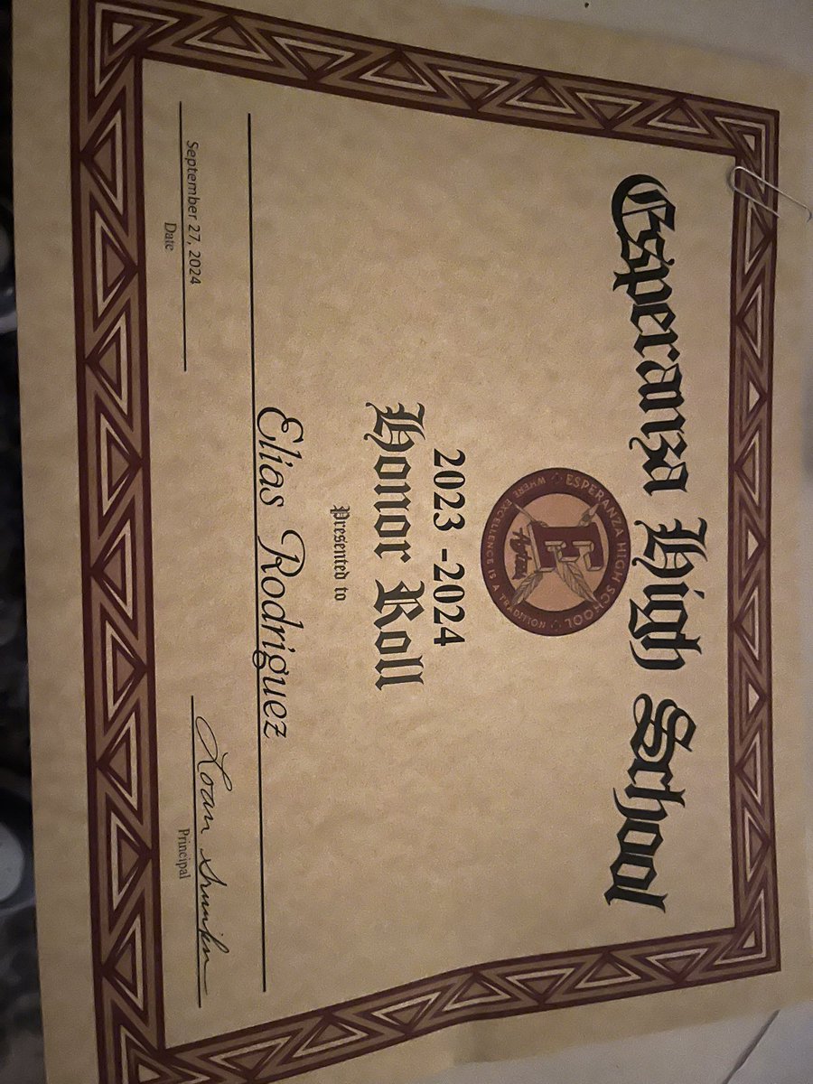 me_tbg's tweet photo. Doing good on and off the field
-1st team all kappa league
-1 honor roll student https://t.co/fsAJ0vdrjA