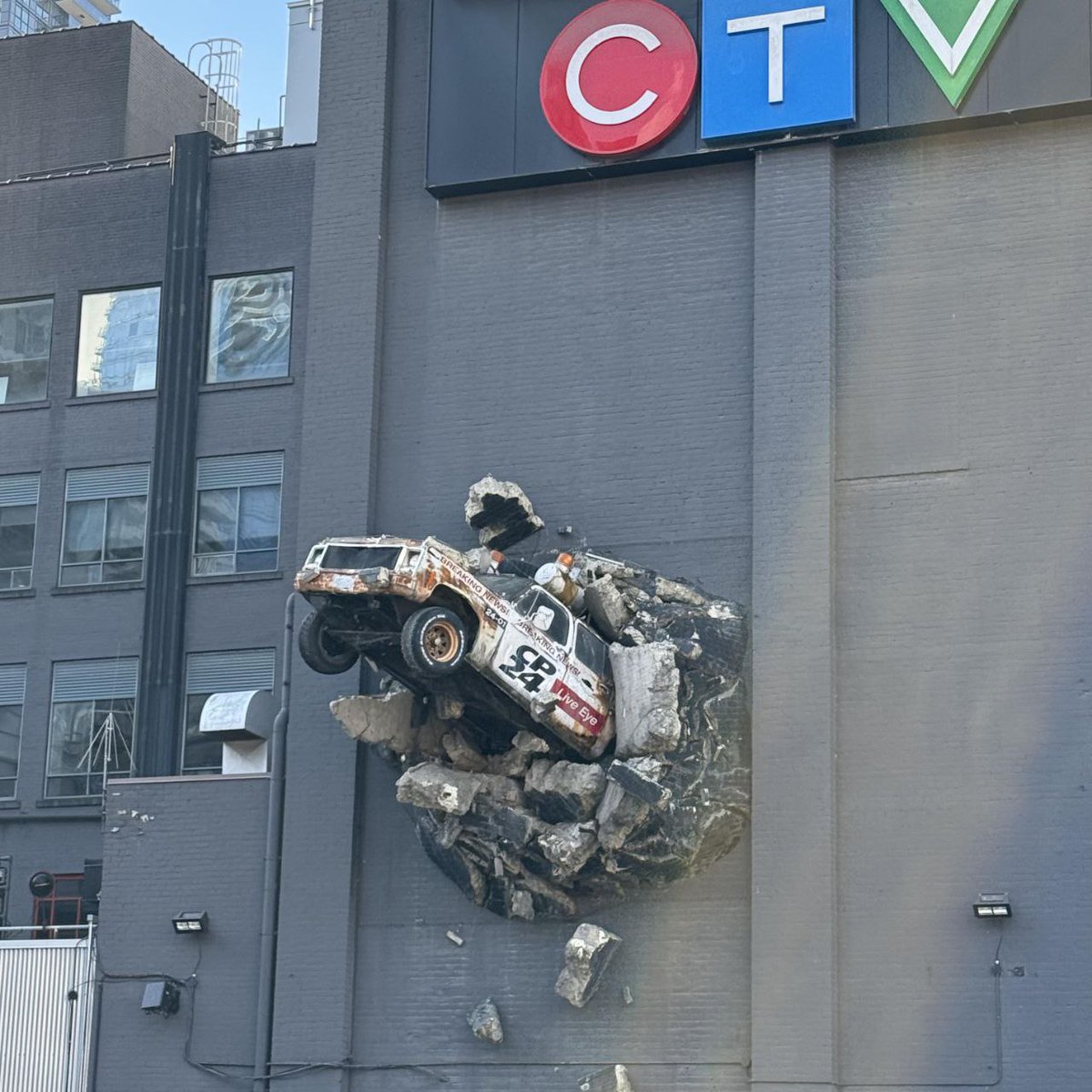 Gkuber's tweet image. Photography technology has improved