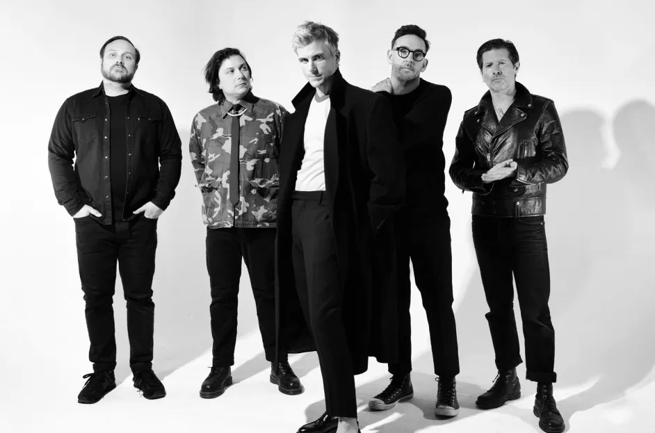 BrooklynVegan (@brooklynvegan) on Twitter photo Post-hardcore supergroup L.S. Dunes (<a href="/AnthonyGreen/">anthony green (he/him)</a>, <a href="/FrankIero/">frnkiero: Party (goth) Dad</a>, etc) tell us about their favorite albums of 2024 brooklynvegan.com/l-s-dunes-tell⦠Post-hardcore supergroup L.S. Dunes (<a href="/AnthonyGreen/">anthony green (he/him)</a>, <a href="/FrankIero/">frnkiero: Party (goth) Dad</a>, etc) tell us about their favorite albums of 2024 brooklynvegan.com/l-s-dunes-tellā¦