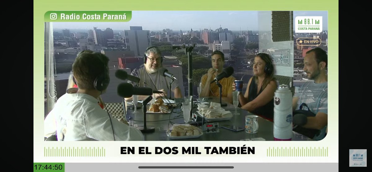 Mesa de periodistas de fin de año 📌 | #EnelDosMilTambién

Susana Heffel (9 Litoral), Ayelén Herbel (Canal Once), Gonzalo Schmidt (Canal 6) y José Amado (Análisis Digital) se sumaron al análisis del año con Antonio, Juan Cruz y Sebastián.

🔴 youtube.com/live/YzIJNdPo0…