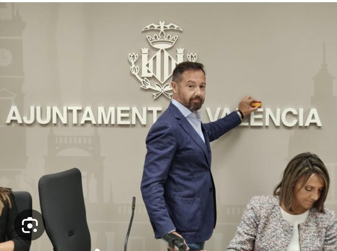 PSOEBenimamet's tweet image. "Todos en los presupuestos, ellos a almorzar "
"Todos en la #dana, ellos de fin de semana"
Es q ellos están "Para Trabajar" y no para esas chorradillas y presupuestos y #dadas, ellos a lo q de verdad les importan a los valencianos 👇🏼