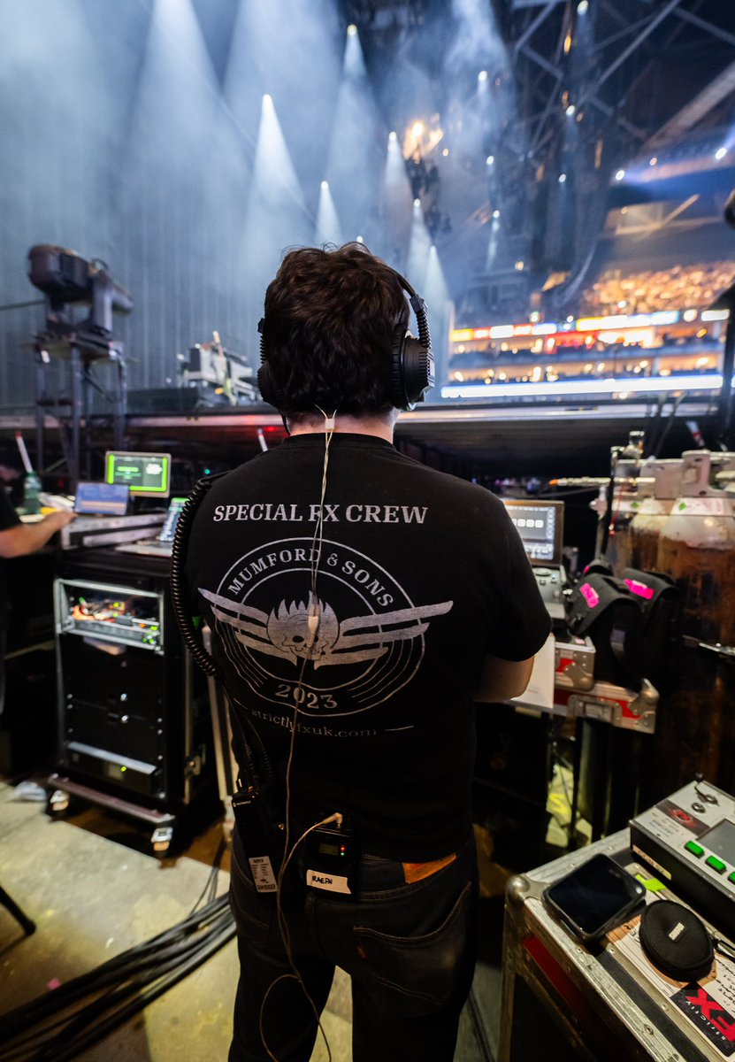 RaefnW's tweet photo. The Sam Fender 2024 Tour comes to an end
It was a privilege to be involved in this tour and work with everyone else on it! Been such a fun show to work on and shooting pyro on  this show was amazing! Until next year! 

#samfender #pyro #tour https://t.co/EIdaEDSrjd
