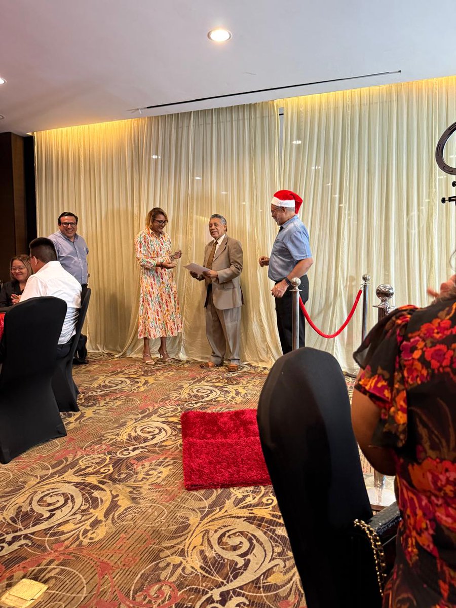 Felicitamos al Lic Augusto Cesar Rodriguez del Rosario por el reconocimiento de <a href="/LACAPANAMA/">LACA</a> a su destacadisima carrera gremial. A el nuestra admiracion y respeto.