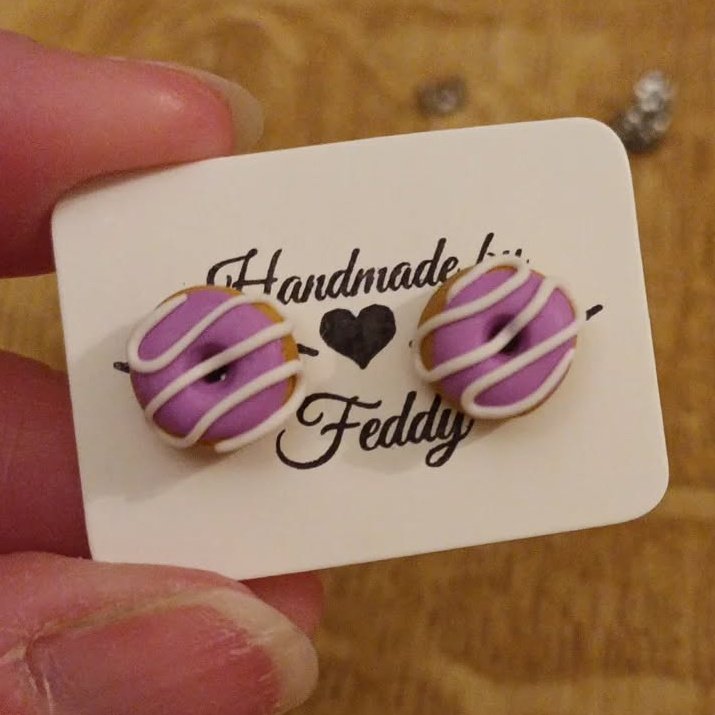 Rainbow_Uapa's tweet photo. Le mie ultime 4 creazioncine, prima della pausa natalizia (ho dei progetti per l'anno nuovo)!
Richieste da un cliente della tavola calda ☺️
Quali, fra questi orecchini, preferite? 🙂
#fimo #fattoamano #handmade #orecchini #earrings #donuts #ciambelle #cookies #acorns #ghiande https://t.co/hpHazcAwTW