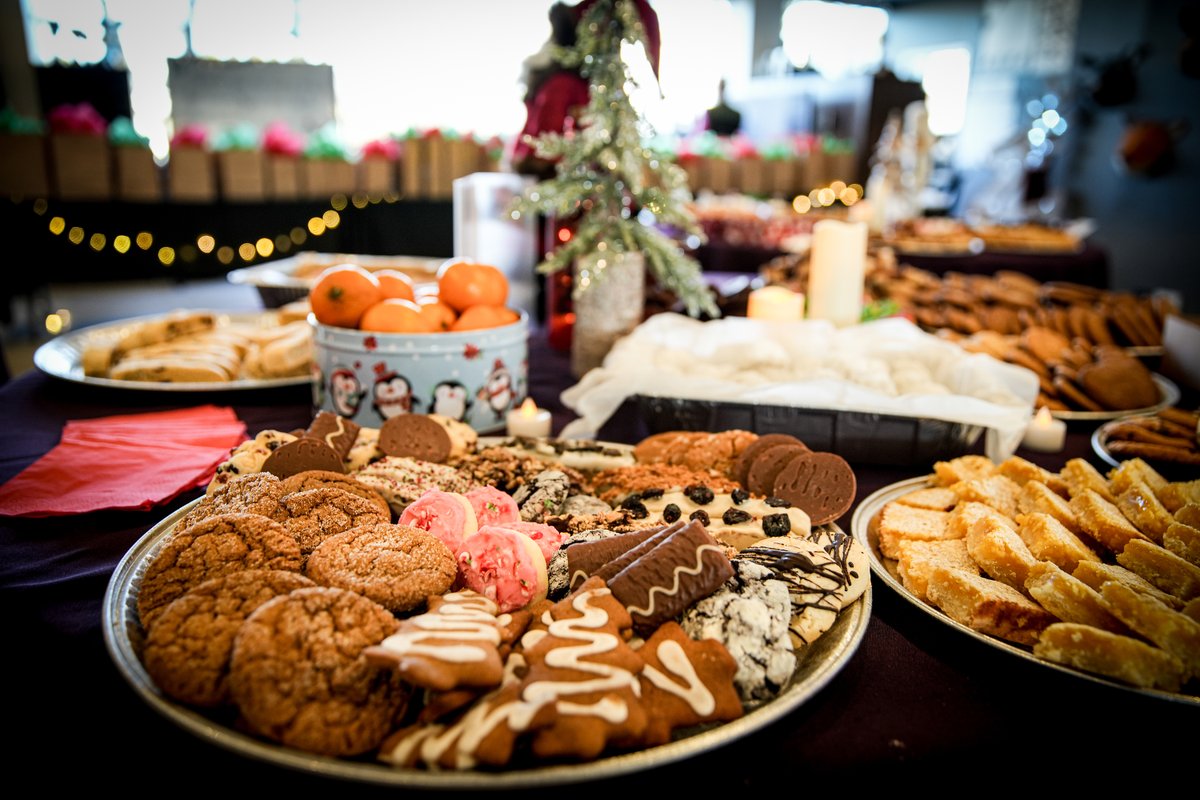 Wishing our Fraser Academy community a joyful &amp; relaxing winter break! ❄️

A huge thank you to the FA Parent Community for organizing the Holiday Staff Appreciation event this week! 🎄 The 5th Floor was filled with festive treats &amp; community spirit.

See you in the new year!