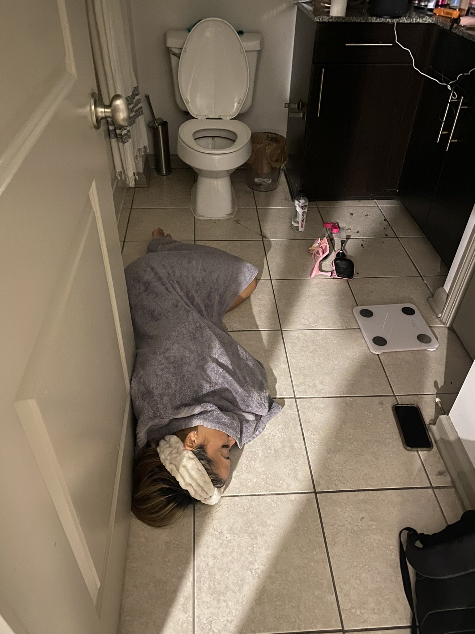 passedout toilet  / X