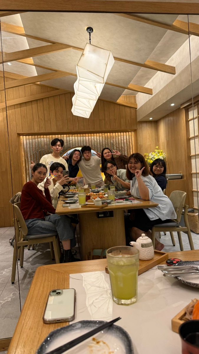 Tasya12226's tweet photo. Ketinggalan inpo wkwkwk
Udah ketebak mereka bakal ngumpul sehat” kalian semua bahagia bgtt mereka masih bisa quality time 🤩🫶🏻#timsekop #sandyourheart #axelot #yesanity #chrisgovert https://t.co/74ADacIhhj