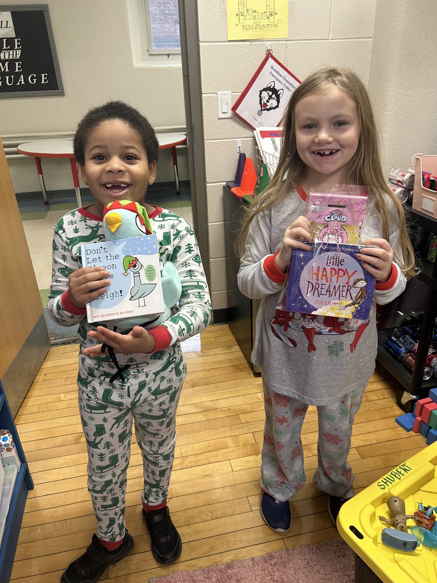 Holiday Joy from these members of the Smarty Squad 🫶🏼✨💞