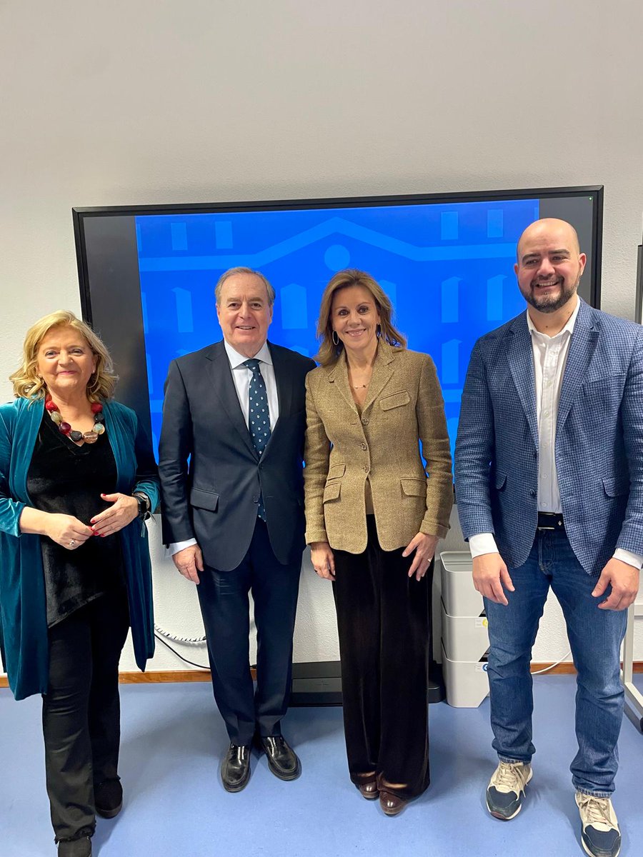 Una sesión de #Liderazgo única en comunidad de <a href="/IDLPlider/">Instituto De Liderazgo Político</a>  y también para los de <a href="/skiller_edu/">Skiller Academy</a>  !
#Masterclass  D. Javier Morillas Gómez Cascajares (Consejero del Tribunal de Cuentas de España .) y D. #ClementeGonzálezSoler (presidente de Alibérico)

#liderazgo #emprendimiento