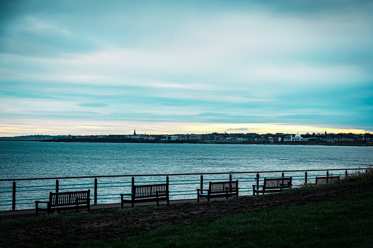 hsppysnapper's tweet photo. Whitley Bay skyline viewed from St. Mary's Lighthouse. #HorizonOverWater #ScenicsNature #Nature #Coast #Horizon #Sunset #Outdoors #Tranquility #Sea #Shore #Beach #Idyllic #Ocean #BodyOfWater #Sky #Cloud #Seat #Pier #Dusk #Chair #Sunlight #Blue #Railing https://t.co/QR1CaWFDBf