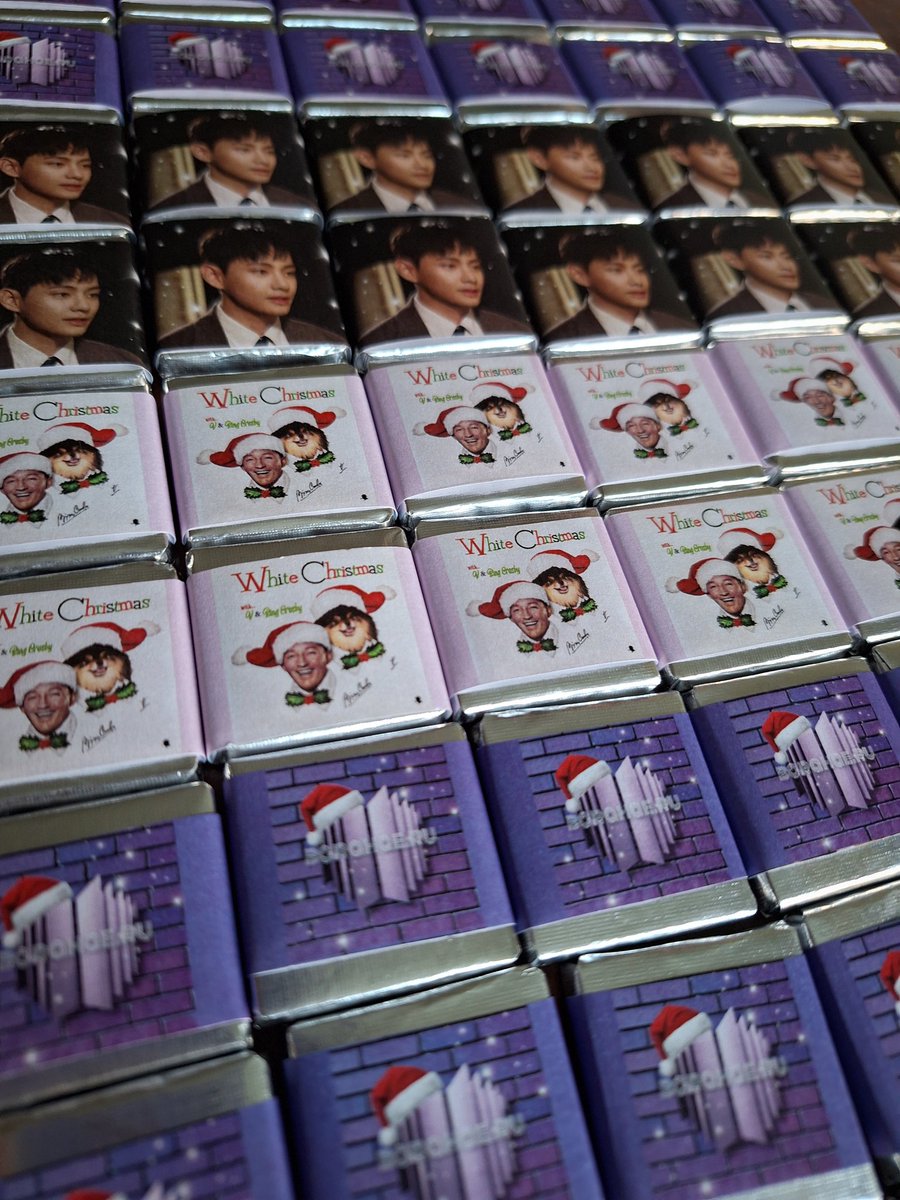 borahae_ru's tweet photo. Some gifts for people to celerate Christmas 🎄, Taehyungs bday 🎂 and to support "Winter Ahead" and "White Christmas" includs:

• postcard 
• chocolate
• eye mask
• face mask 

#BTS #Taehyung #Christmas https://t.co/3sp8S5hJMk