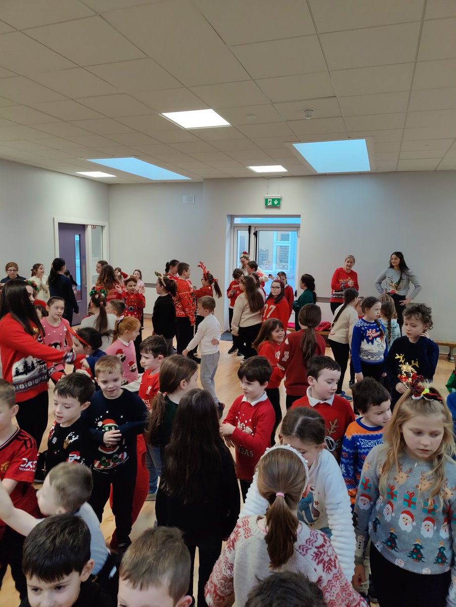 We celebrated the last day of school this term with a Christmas Disco. Happy Christmas to all.