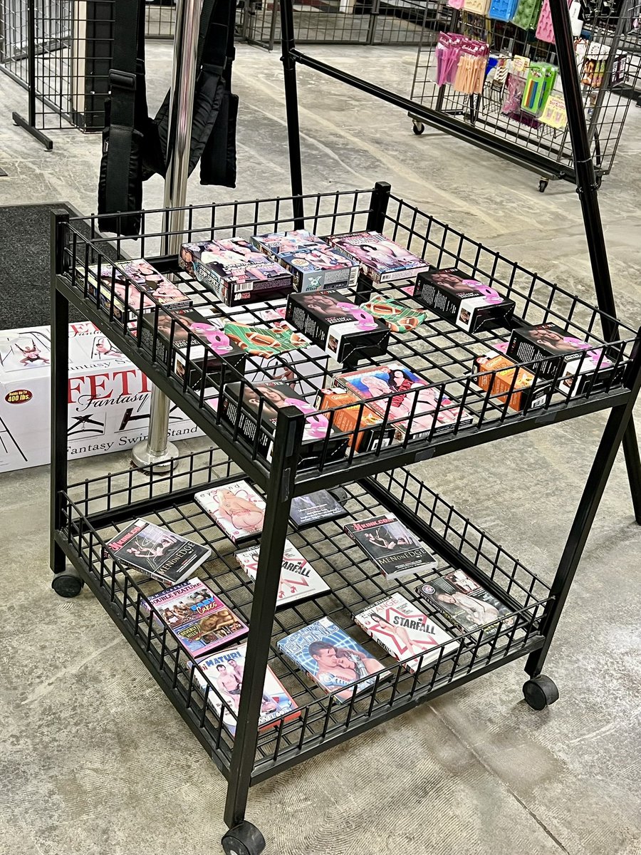 adultworld423's tweet photo. ๐Exciting, new finds just in time for the holiday season, right here at Adult World!๐
๐Stop by to check out whatโs been added to the clearance section also!๐
#HolidayShopping #weekendshopping #newproducts #dirtysanta #romanticgifts #couplesgifts #lingerie #Christmas #hohoho https://t.co/feYOwm5btH