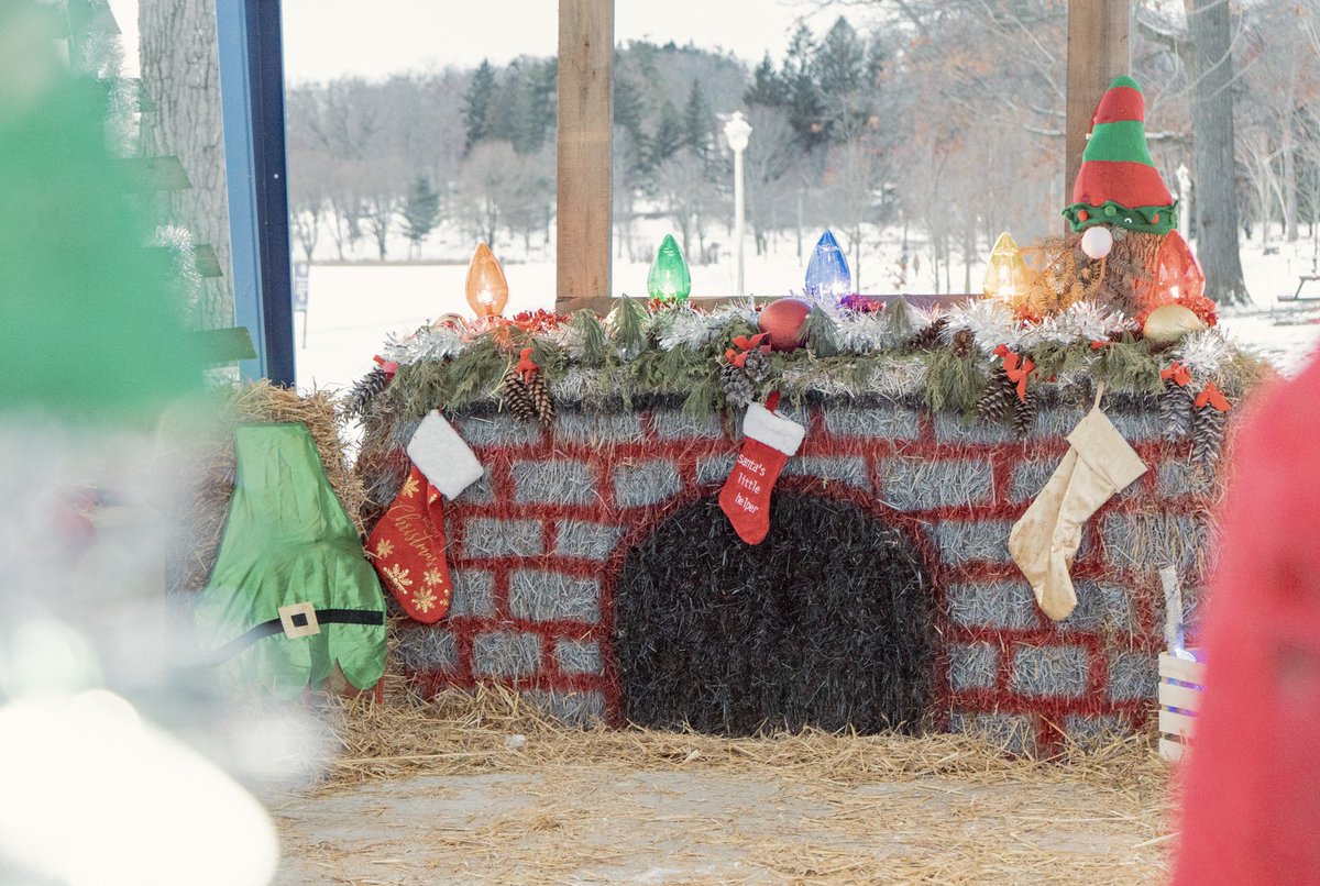 The Town Operations team truly pulled off a miracle with this magical display at Little Lake Park✨🙌.
 
‼️Don’t forget, there are some service interruptions over the next few weeks for the Municipal office, the NSSRC and Mid-Pen Transit. Visit midland.ca/closures for more.
