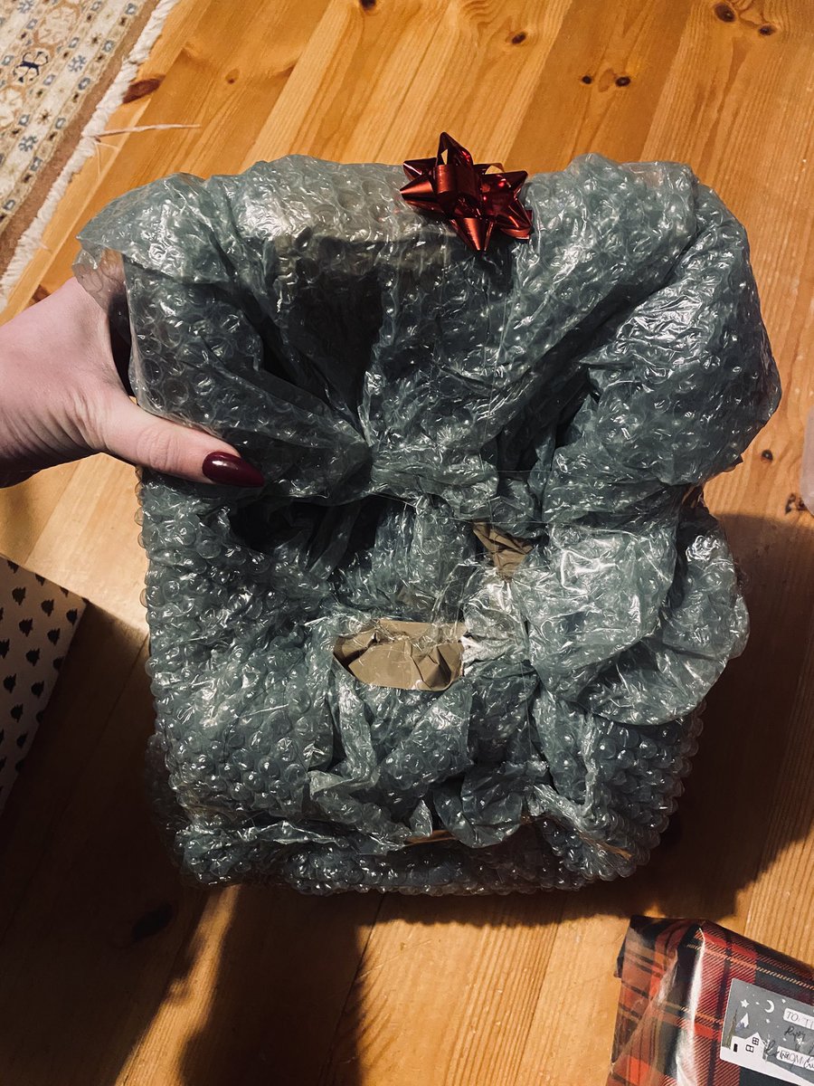 𝐄𝐯𝐞𝐥𝐲𝐧 𝐇𝐨𝐥𝐥𝐨𝐰 tweet media