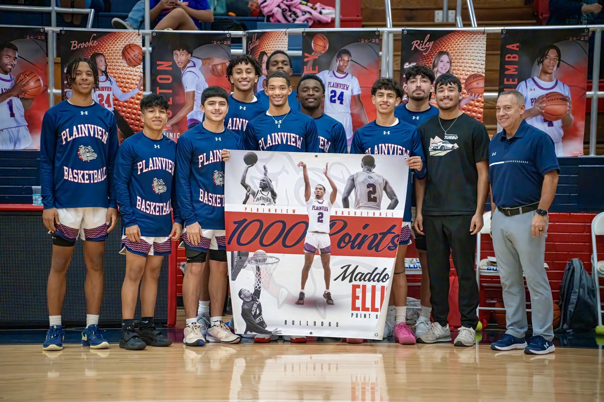 MADDOX ELLIS 1,000 Career Points !!!!

Maddox was recognized tonight during the Lady Bulldogs Halftime , Lady Dogs are up 30-5 at the half.

Congratulations Maddox !!!