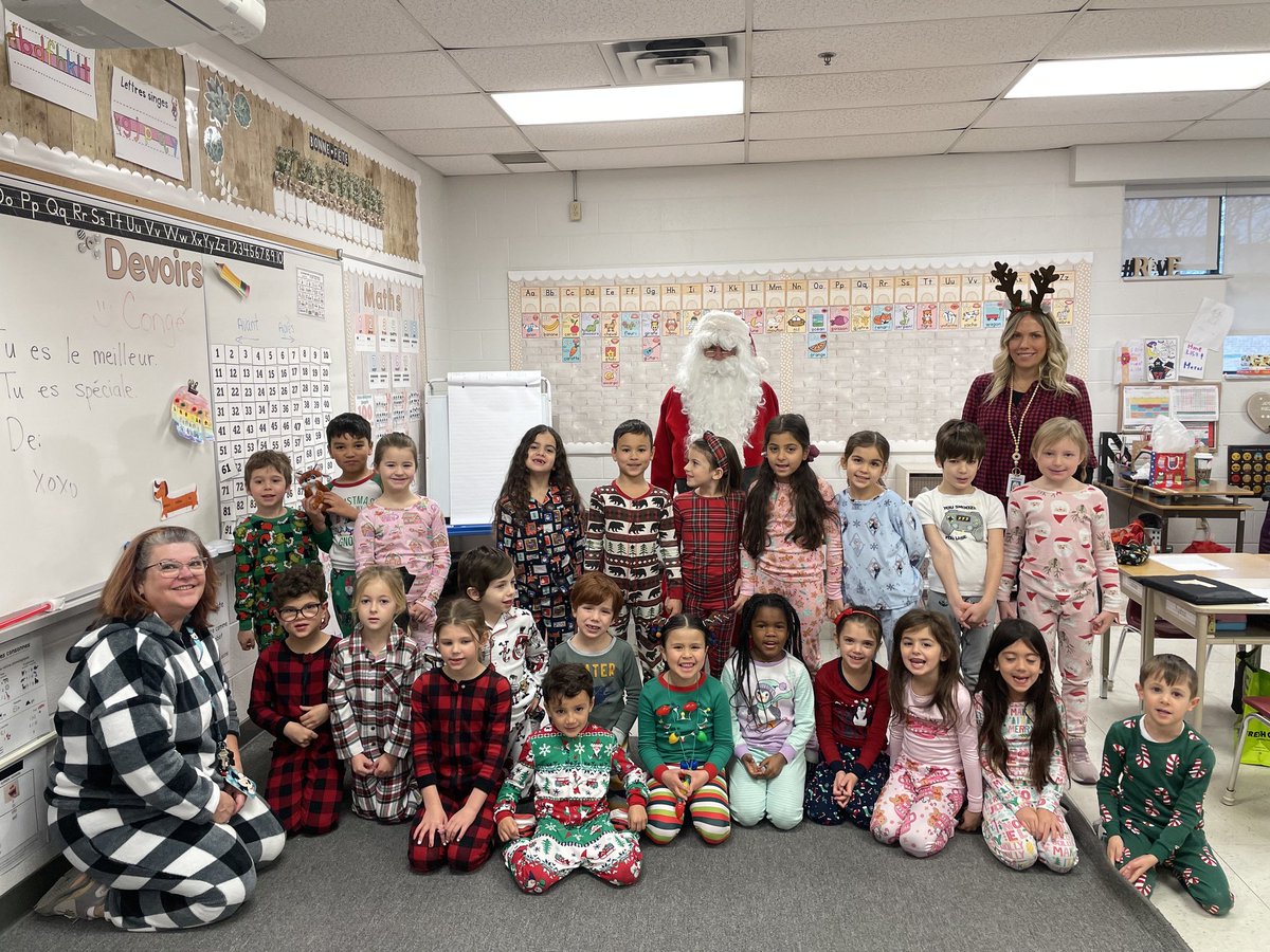 Quelle semaine pleine de joie avec des chants, des danses et de la convivialité ! De notre famille à la vôtre, Joyeux Noël !