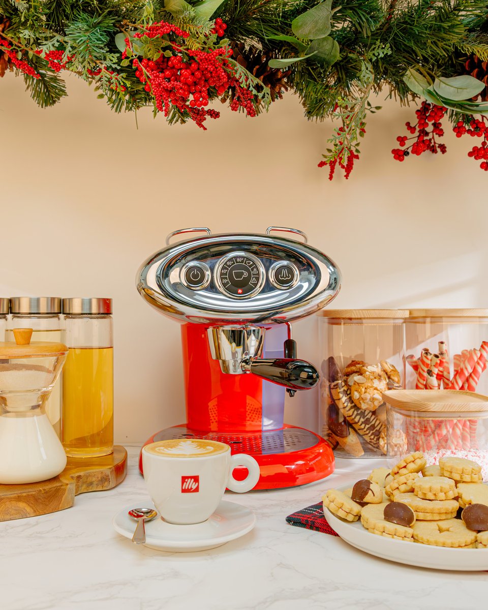 illyUSA's tweet photo. Is your coffee bar ready for the holidays? Pause, reset and enjoy a satisfying winter ritual, adorned with festive decor, holiday accents and the aroma of your favorite coffee filling the air.

#illycoffee #QualityLovesDetails #CoffeeBar #HolidayDecoration #MorningRoutine https://t.co/ghc2GSr4q2