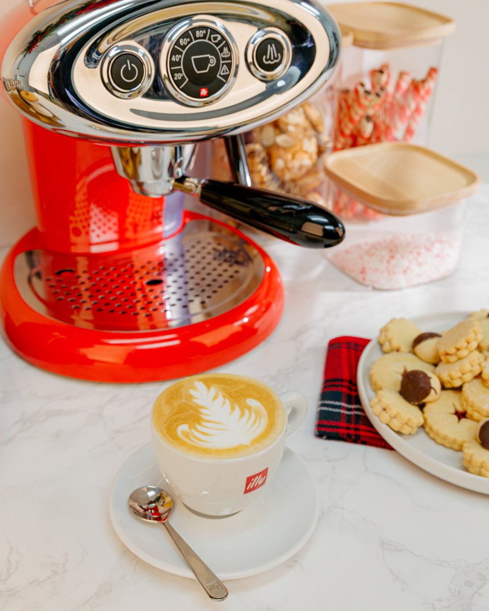 illyUSA's tweet photo. Is your coffee bar ready for the holidays? Pause, reset and enjoy a satisfying winter ritual, adorned with festive decor, holiday accents and the aroma of your favorite coffee filling the air.

#illycoffee #QualityLovesDetails #CoffeeBar #HolidayDecoration #MorningRoutine https://t.co/ghc2GSr4q2