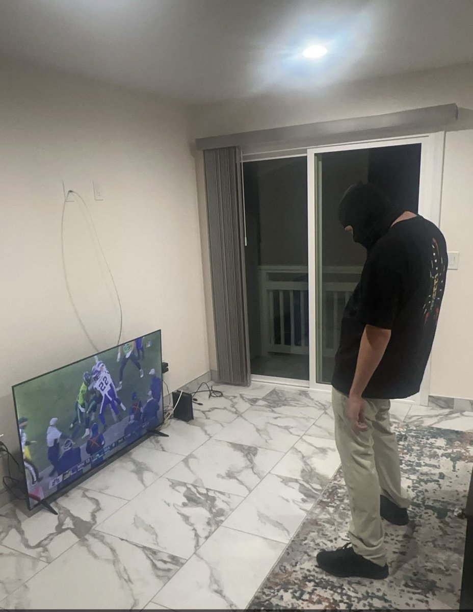 bobrovsky (@kinggafferbox) on Twitter photo 