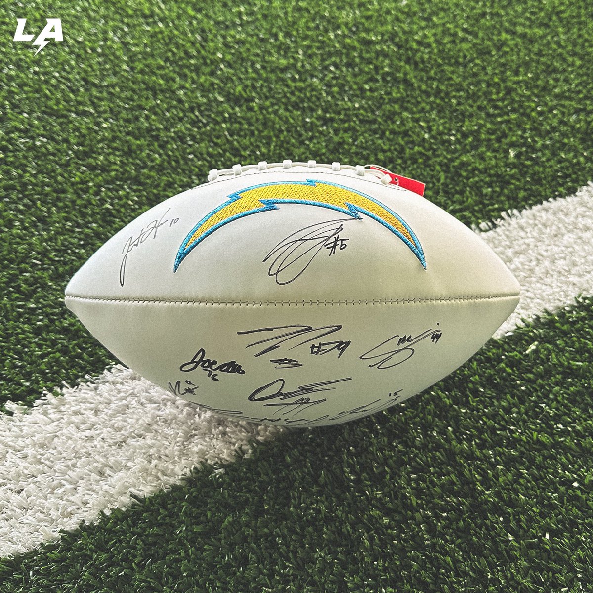 Los Angeles Chargers (@chargers) on Twitter photo REPOSTS COUNT DOUBLE RN. U KNOW WHAT TO DO ⚡️
#ProBowlVote + <a href="/laddmcconkey02/">Ladd McConkey</a>
#ProBowlVote + <a href="/JoeAlt7/">Joe Alt</a>
#ProBowlVote + <a href="/rdsl8r/">Rashawn Slater</a>
#ProBowlVote + justin herbert REPOSTS COUNT DOUBLE RN. U KNOW WHAT TO DO ⚡️
#ProBowlVote + <a href="/laddmcconkey02/">Ladd McConkey</a>
#ProBowlVote + <a href="/JoeAlt7/">Joe Alt</a>
#ProBowlVote + <a href="/rdsl8r/">Rashawn Slater</a>
#ProBowlVote + justin herbert