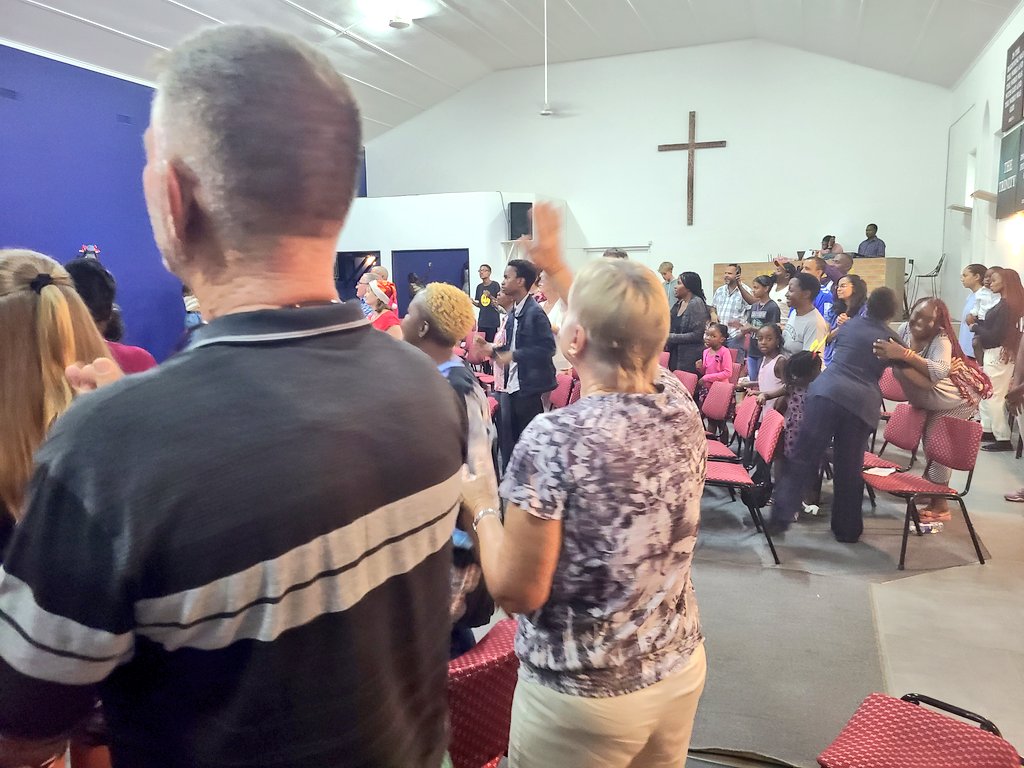 rudoamormusic's tweet photo. What a beautiful day today was!! So proud to be Zimbabwean; even in this harsh economic environment,be part of a good company n a church that puts Christ first 
It's so easy to compromise, but was reminded today that we are that North Star pointing the world to Jesus💜🦋
#Zimbos https://t.co/p7sLKeaB7O