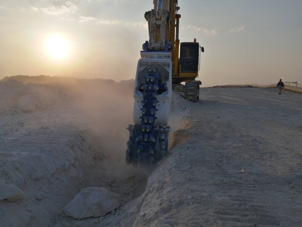 AustEarthmoving's tweet photo. The new way of trenching with Kemroc Chain Cutters.

Read more:
https://t.co/whszsL17rq https://t.co/bnFiEH66NE