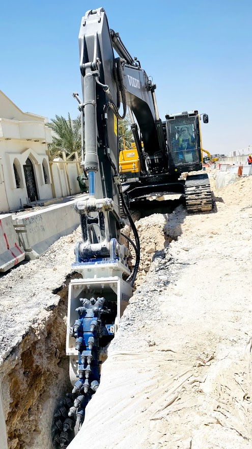 AustEarthmoving's tweet photo. The new way of trenching with Kemroc Chain Cutters.

Read more:
https://t.co/whszsL17rq https://t.co/bnFiEH66NE
