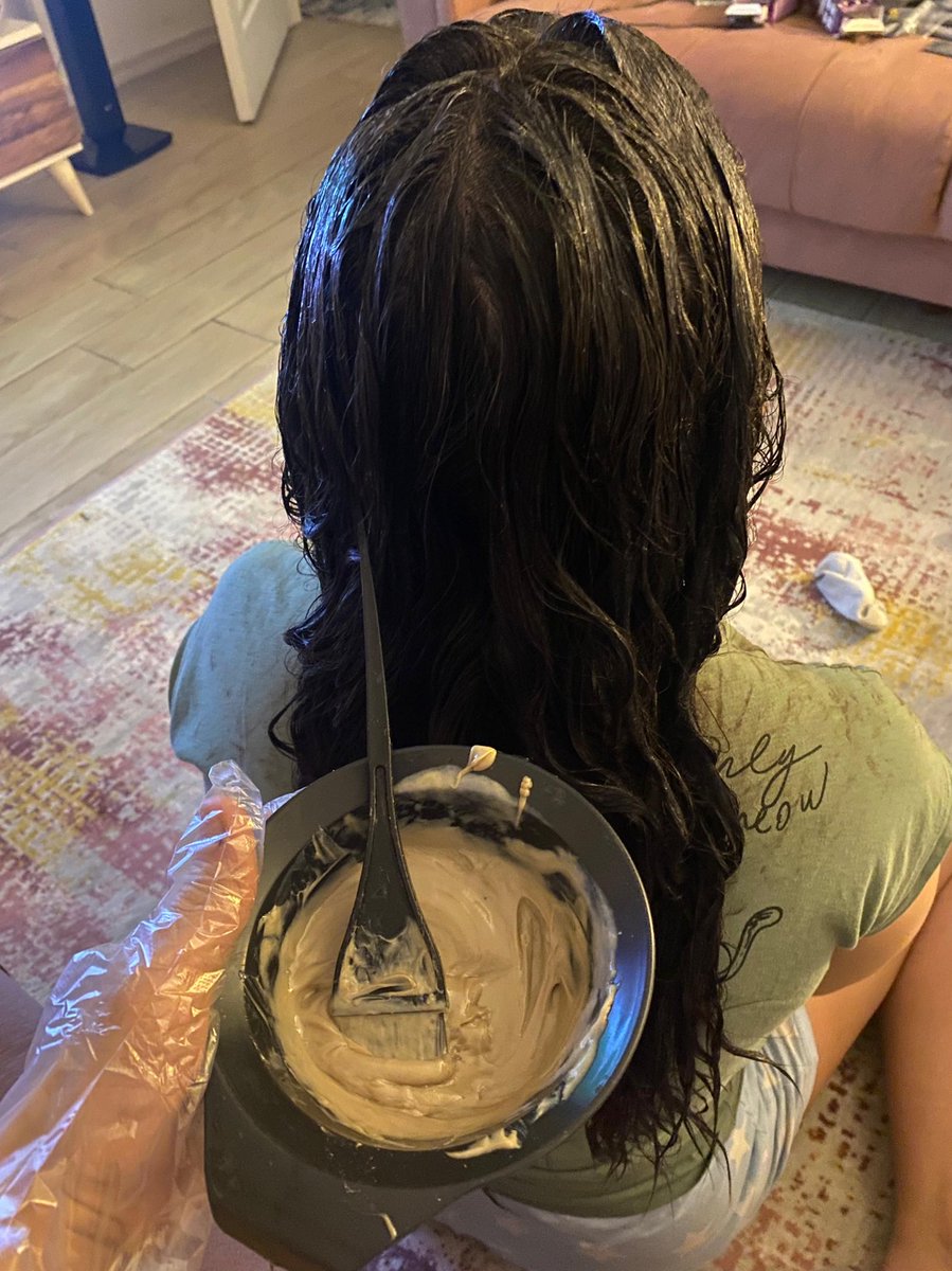 pınar helal olsun saçını bile boyatmayı becerdin bana bu geceye imza atılır 😎