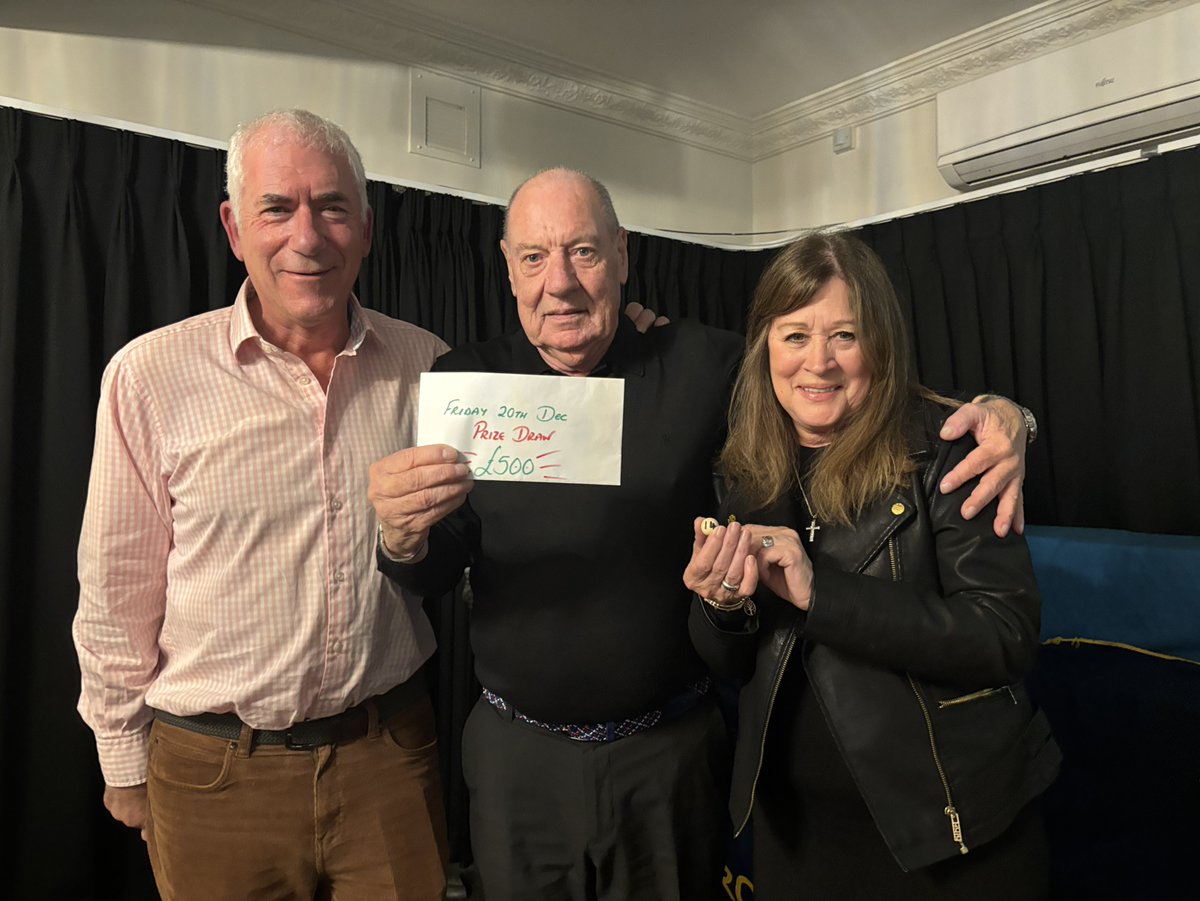 Romfordgolfclub's tweet photo. We have a winner! Brian Awbrey won the £500 pot & he decided to donate it all to our Captains charity #corbetsteyschool. A massive thank you to Brian #rgc #fridaynightdraw #perksofbeingamember https://t.co/yBfONdnFL5