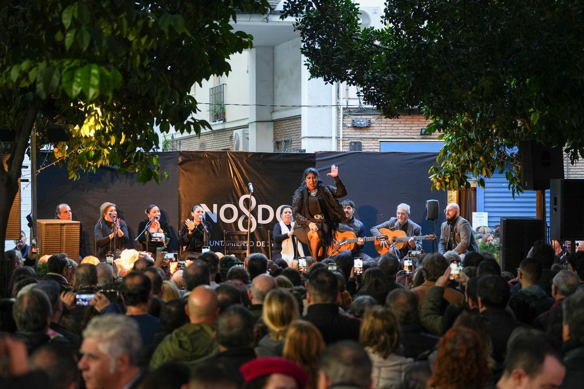 Tarde mágica en Sevilla; flamenco en la Poleá de #Triana, el estreno de Navigalia y además, en Santa Clara, las exposiciones ‘100 años del Surrealismo’ y los 20 años de <a href="/nocturamaseviya/">Nocturama Sevilla</a> con su increíble colección de carteles.

¡Sevilla brilla en Navidad!