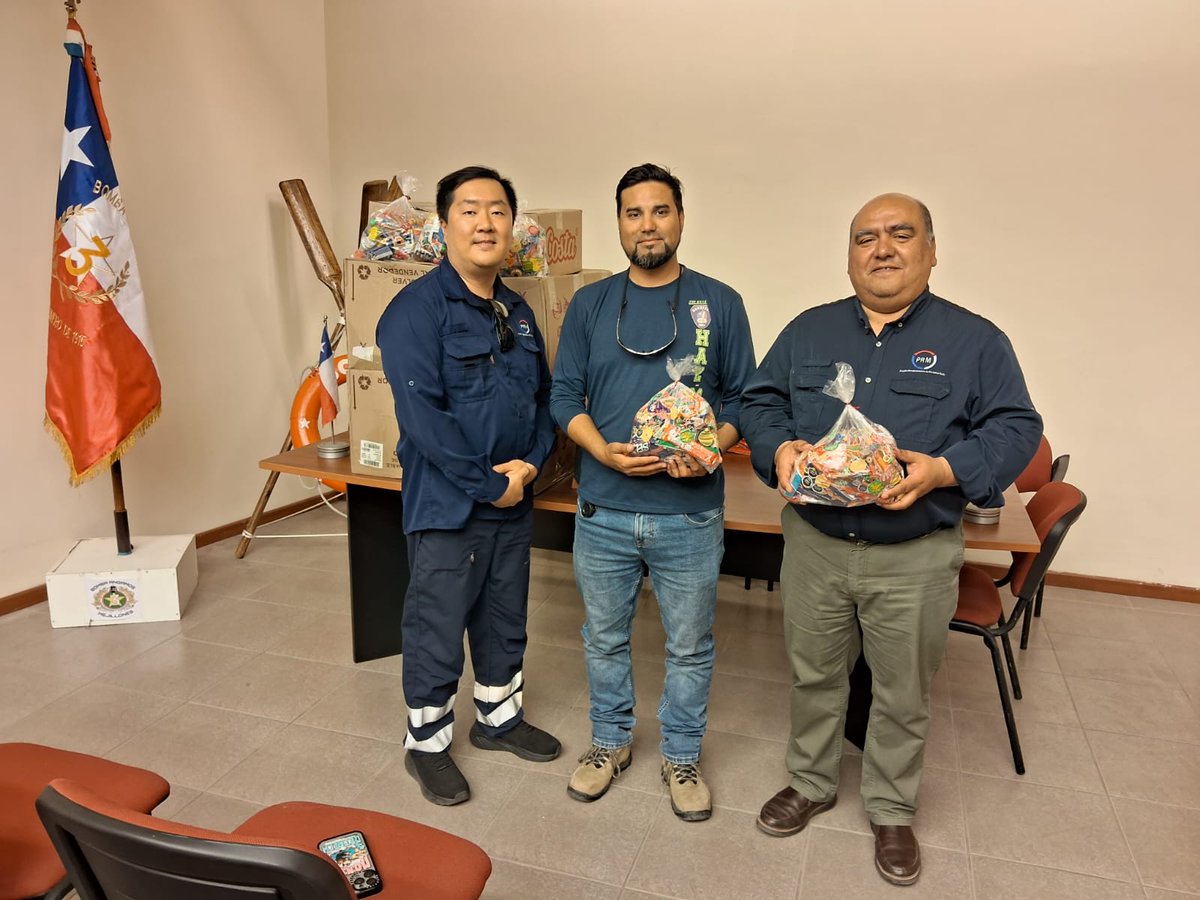 Bomba_Angamos's tweet photo. Queremos agradecer las cooperaciones de las siguientes empresas Municipalidad de Mejillones, empresas como #PRM, #Corpesca, #Polpaico, #Enaex, #lavegachica sin su gran ayuda no podríamos hacer la linda labor de llevar alegría a las familias de nuestro querido #mejilloneschile. https://t.co/FfKAaC1E0F
