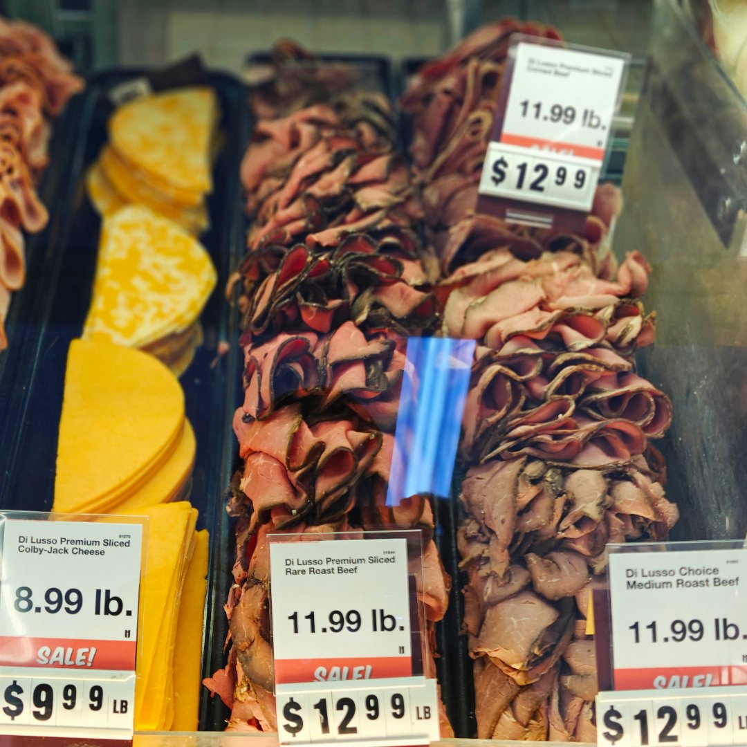 StJosephHyVee's tweet photo. Stop in for this delicious Deli deal!๐ฅช Buy one pound of Di Lusso meat and get 1/2 pound of Di Lusso cheese FREE!๐ง
#DiLusso #DeliDeal #Sandwiches https://t.co/ZkysJXHf89