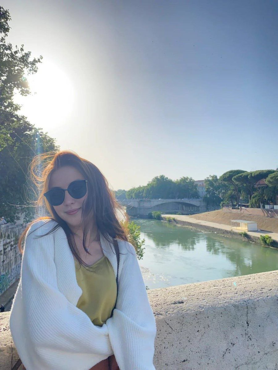 There are always some beautiful moments in life that make people smile involuntarily, and their mood spreads across the world like the sunshine.