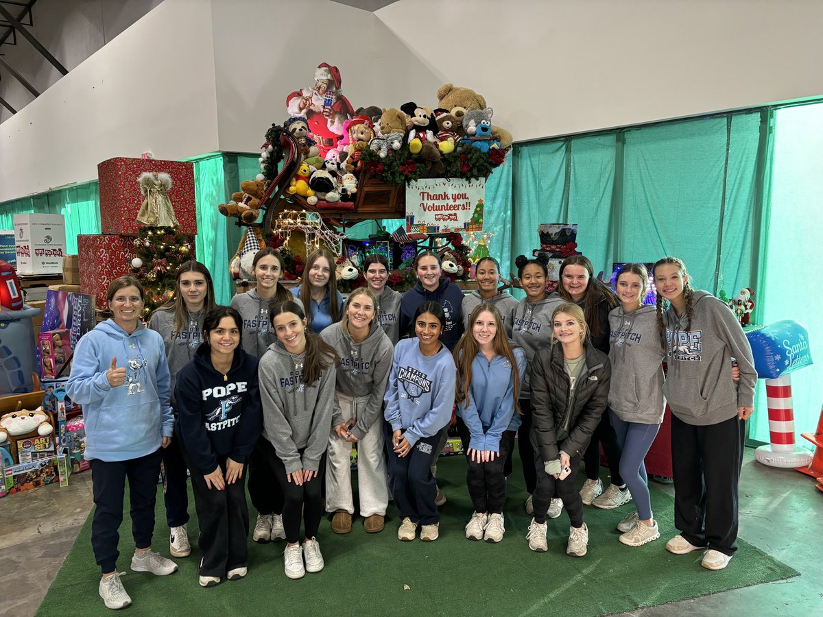 PopeFastpitch's tweet photo. #PFPCYLs delivering 211 toys and spending a few hours sorting, bagging, and moving toys for distribution from @AtlToysforTots
Thankful for the opportunity to serve others this holiday season!
Thank you #PopeNation for your donations!
#PFPFMP #PFPFamily https://t.co/EQcSyPTo1s