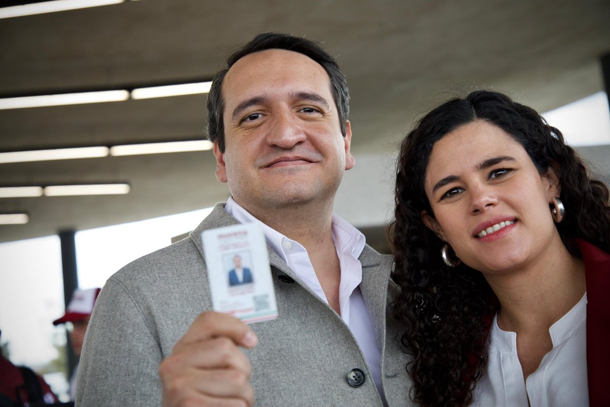 ¡La nueva credencial de Morena ya está lista y estamos muy emocionados!

Vamos por 10 millones de afiliados y afiliadas, quienes, para formalizar su militancia en nuestro Partido-Movimiento, recibirán esta nueva credencial.

Morena es un instrumento de lucha al servicio de la