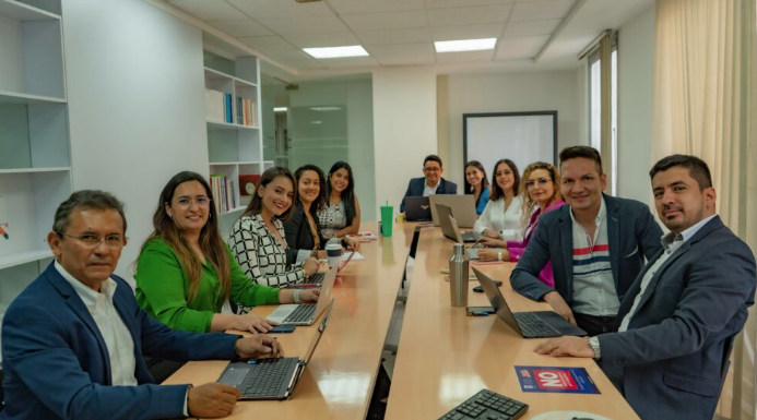 unab_online's tweet image. ¡Un logro que sigue marcando la diferencia 🤩! Estamos muy orgullosos de nuestro programa de Contaduría Pública UNAB, que renovó su acreditación de Alta Calidad por quinta vez consecutiva. Mira este #MomentosUNAB➡️: bit.ly/4fd0NHq

 #OrgulloUNAB