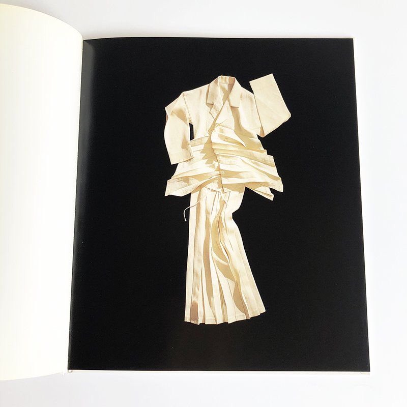 ouioui001's tweet image. Issey Miyake by Irving Penn