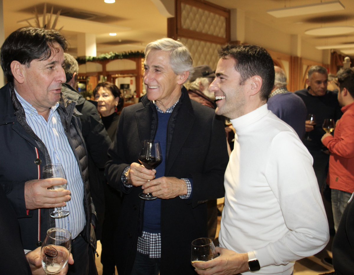 Suances es sinónimo de gestión eficaz y política útil para mejorar la vida de los vecinos y vecinas gracias a los alcaldes socialistas del municipio como Andrés Ruiz Moya.

Esta noche hemos compartido un momento entrañable para desearnos felices fiestas y buenos deseos para 2025.