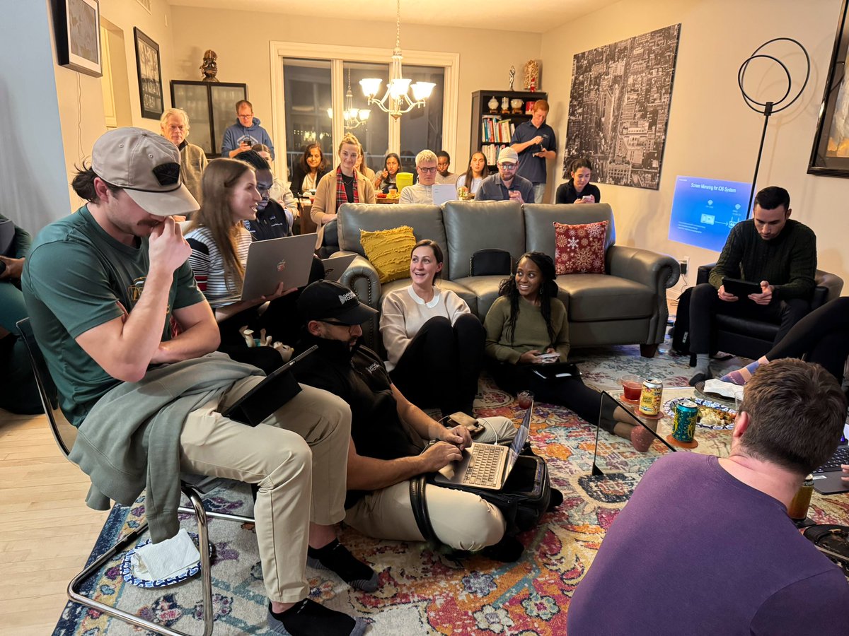 mayoclinicemres's tweet image. This week we had a phenomenal journal club regarding nerve blocks for hip fractures. We were fortunate enough to be joined by colleagues in orthopedics (@KrystinHiddenMD) and anesthesiology to weigh in on their opinions! Many thanks to our gracious host @NehaRaukarMD, our