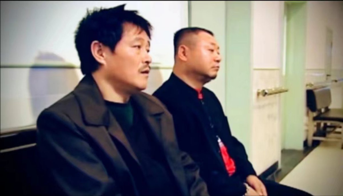 建议的本质是傲慢，我觉得我比你对，所以建议。分享，或者输出，潜意识里也差不多一个意思。为什么很久不说话了？因为不敢觉得自己比任何人厉害了。我现在这种心态，说好听点叫敬畏，说直白点叫知道自己斤两。理解万岁。