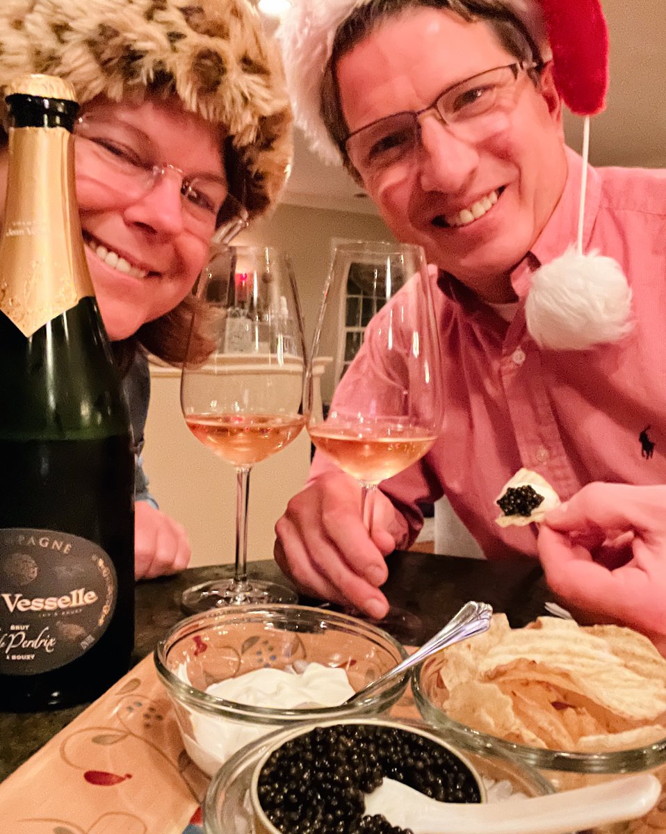 We're thrilled to bring you a Big Reds and Bubbles Pop-Up Wine Bar December 27! Come celebrate some holiday cheer, enjoy our gorgeous view, and some delicious bites from Chef Cynthia. bit.ly/4fCzbMk