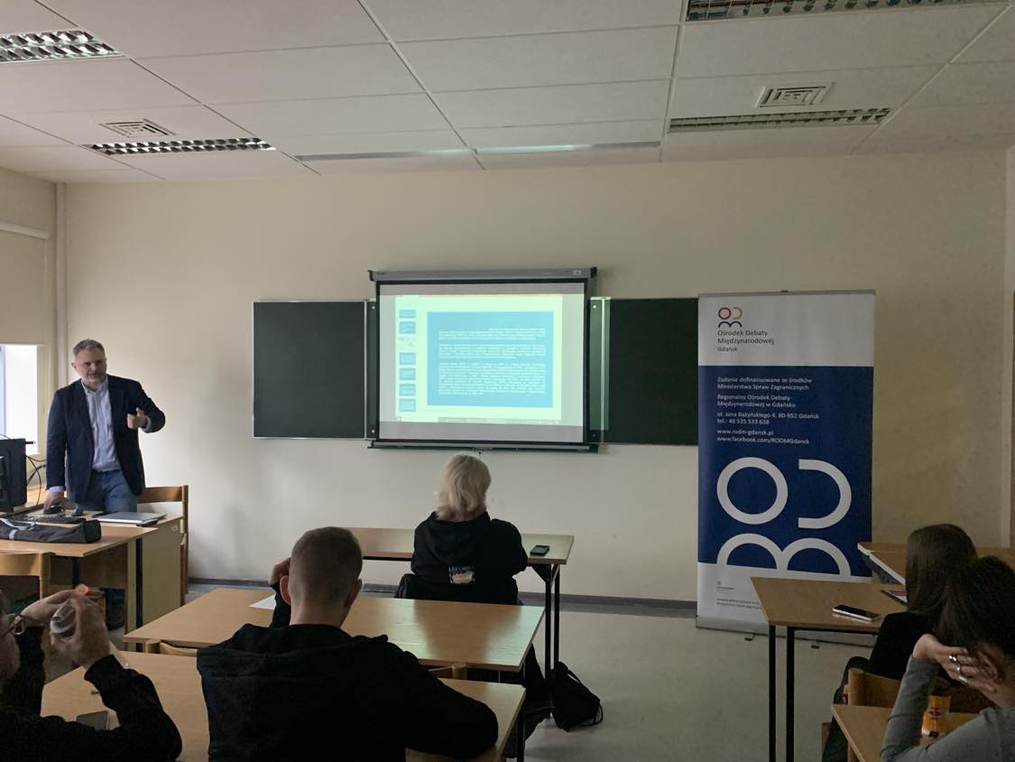rodm_gdansk's tweet photo. 💬18 grudnia 2024 roku Regionalny Ośrodek Debaty Międzynarodowej w Gdańsku, we współpracy z Instytutem Politologii Uniwersytetu Gdańskiego, zorganizował wykład dotyczący przyszłości #NATO. Więcej: https://t.co/LUDyZebzWe https://t.co/b3eKWjGD01