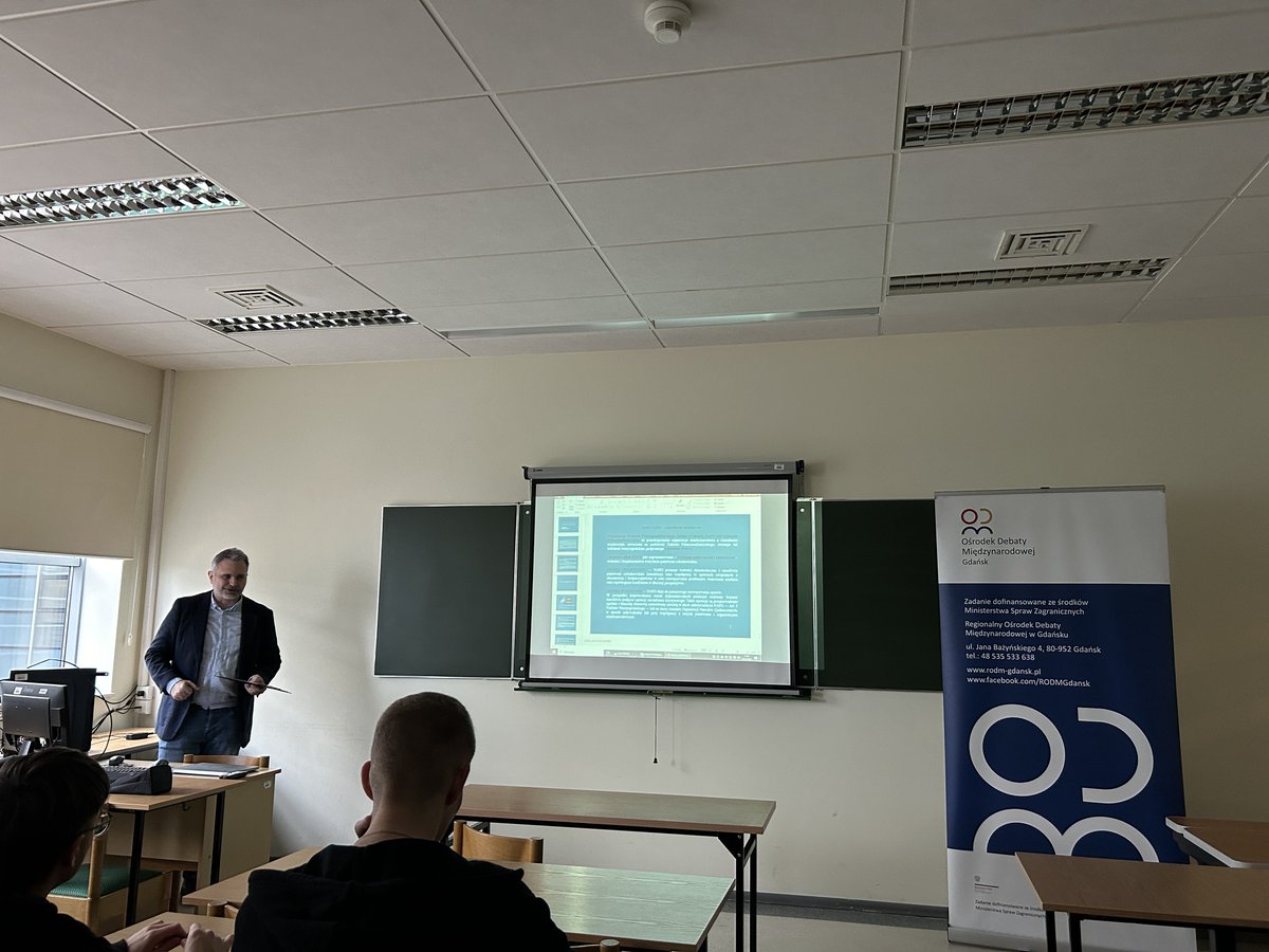 rodm_gdansk's tweet photo. 💬18 grudnia 2024 roku Regionalny Ośrodek Debaty Międzynarodowej w Gdańsku, we współpracy z Instytutem Politologii Uniwersytetu Gdańskiego, zorganizował wykład dotyczący przyszłości #NATO. Więcej: https://t.co/LUDyZebzWe https://t.co/b3eKWjGD01